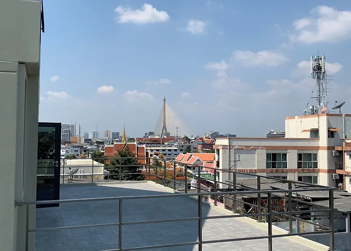 Thana Wisut Hotel 3*